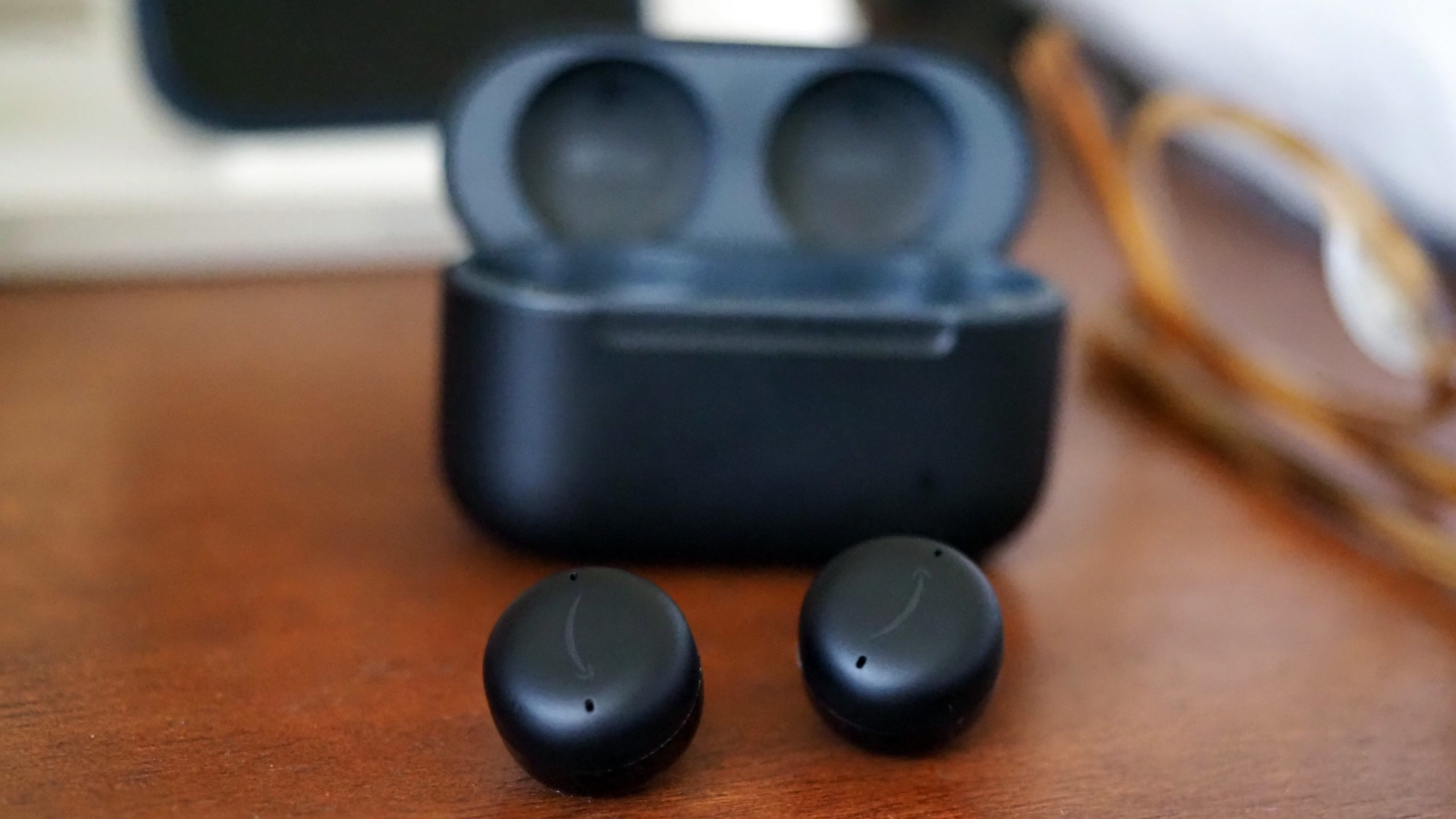 I don't usually lose my earbud case like this. (Photo: Caitlin McGarry/Gizmodo)