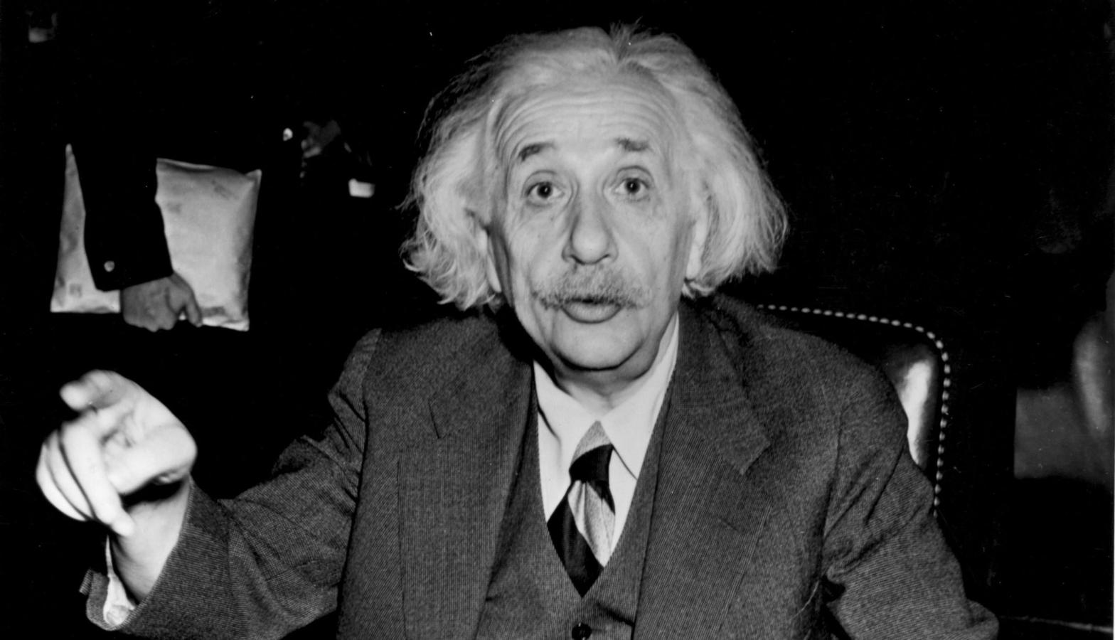 Einstein in 1946, a few years before he typed out his thoughts on animal physics. (Photo: Photo by Central Press/Getty Images, Getty Images)