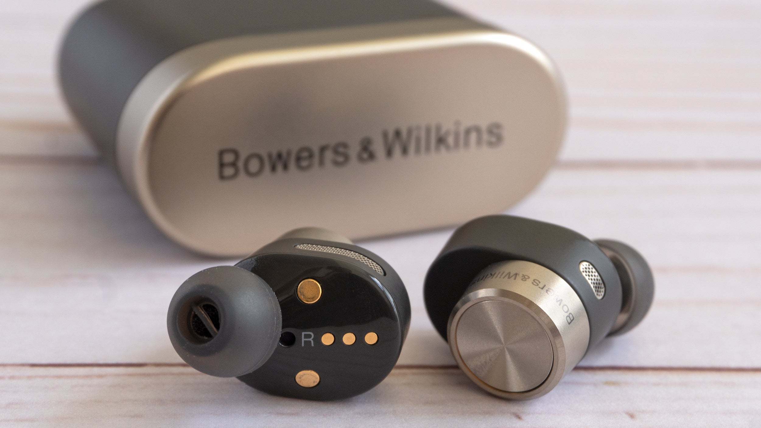 Even with all the features one could want in a pair of wireless earbuds, the PI7's $US400 ($514) price tag is a tough sell. (Photo: Andrew Liszewski/Gizmodo)