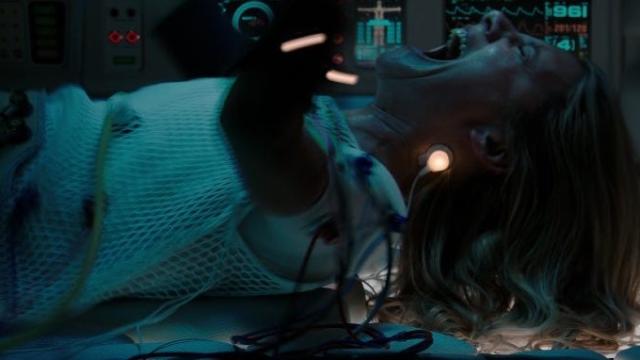 Oxygen Is a Claustrophobic Sci-Fi Thriller of Non-Stop Reveals