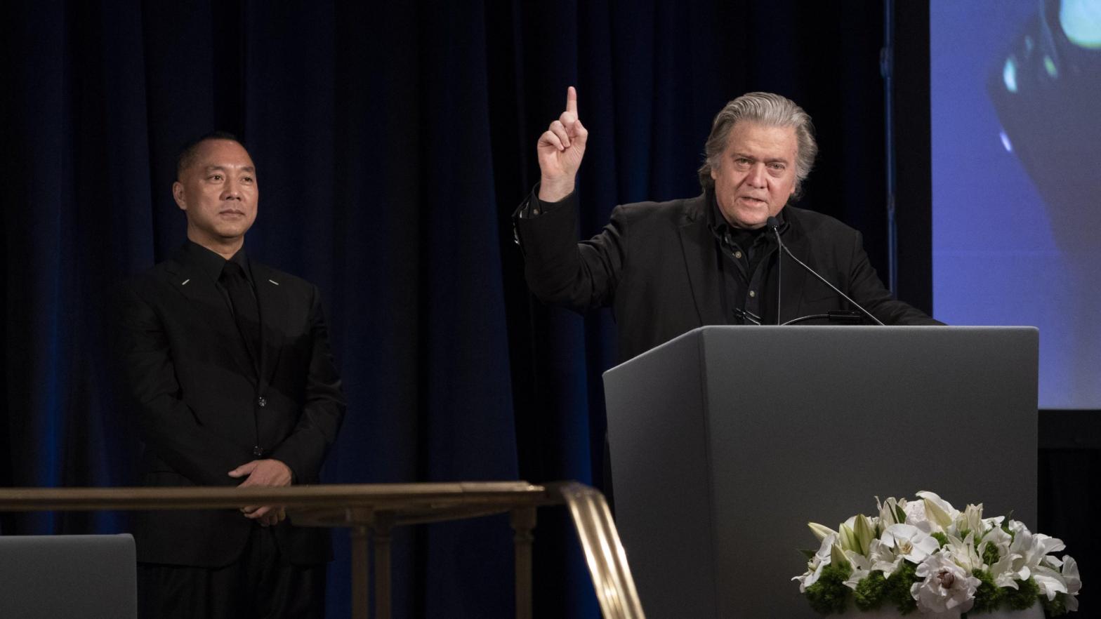 Guo Wengui, left, and Steve Bannon, right, at a news conference in November 2018 in New York. (Photo: Don Emmert/AFP, Getty Images)