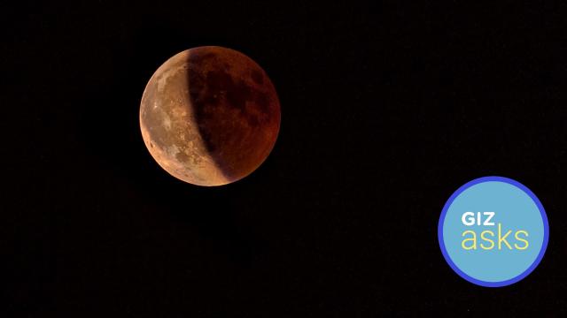 You Can Watch The Super Blood Moon Online Tonight