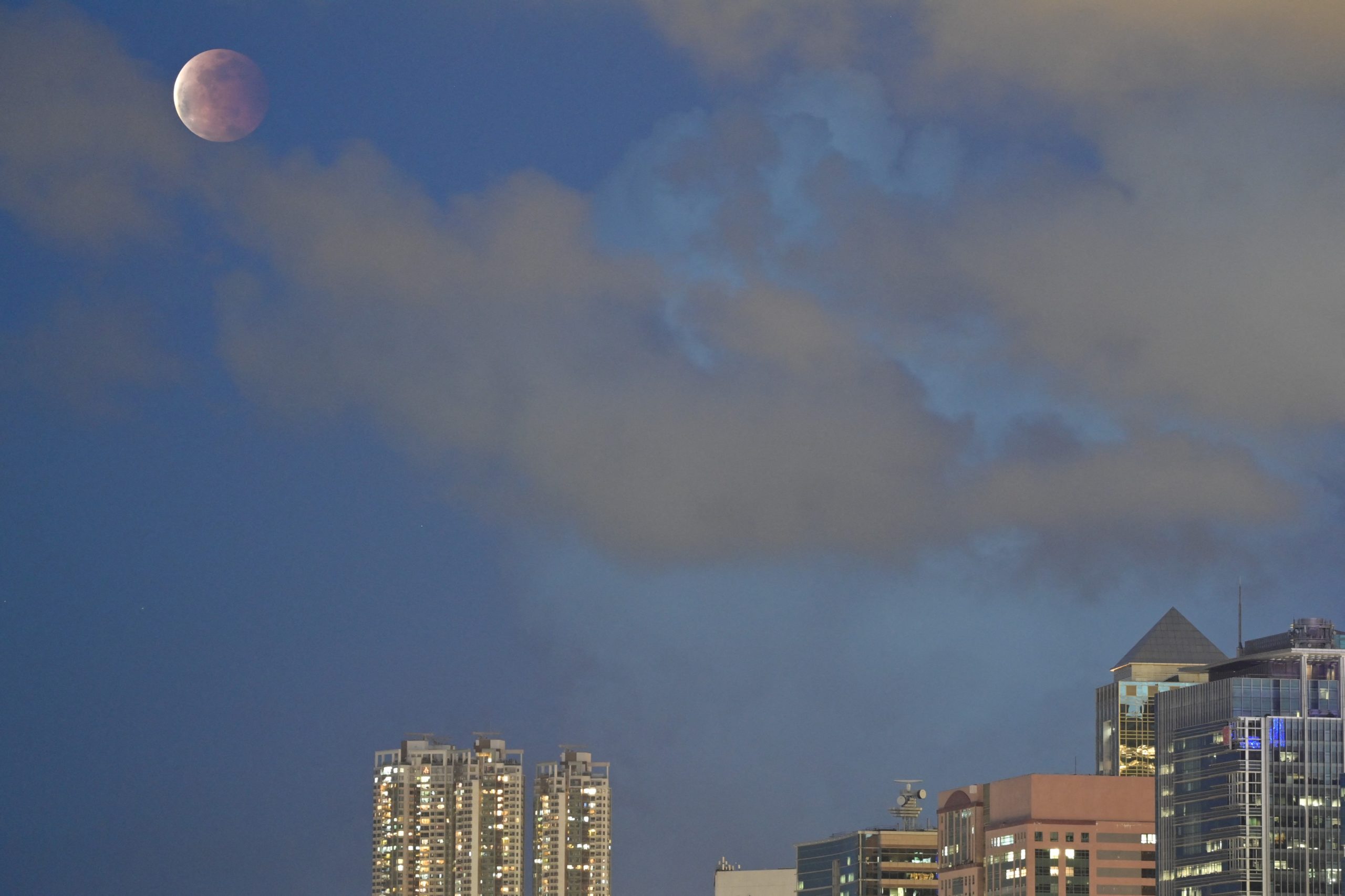 13 Spectacular Pics of the ‘Super Blood Moon’ Eclipse From Around the World