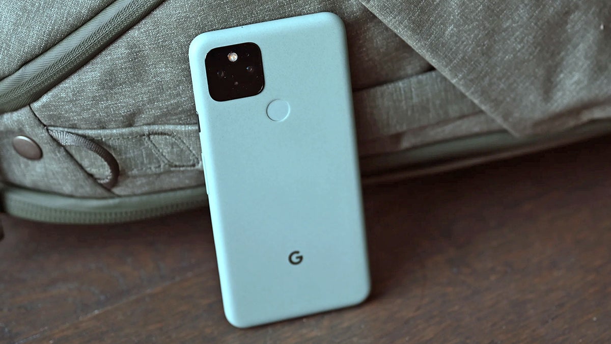 The Pixel phones: No longer offering unlimited original quality backups. (Photo: Sam Rutherford/Gizmodo)