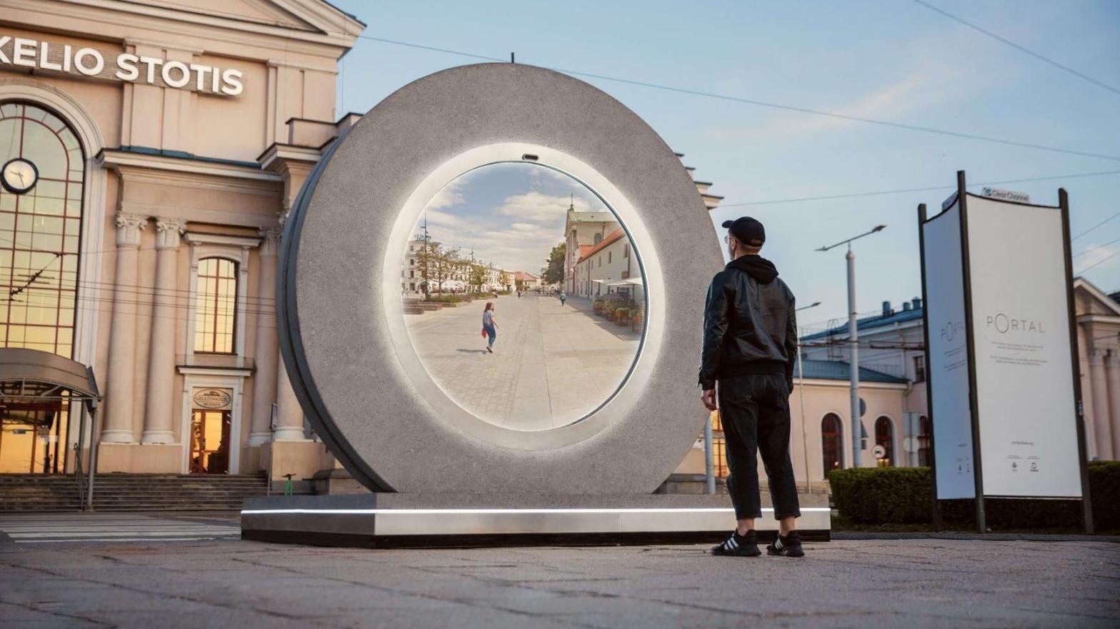 A portal in front of the Vilnius train station in Lithuania. (Photo: Vilnius Tech LinkMenų fabrikas (Vilnius))