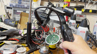 Clever Maker With Hand Tremors Turned a Smartphone Gimbal Into a Soldering Iron Stabilizer