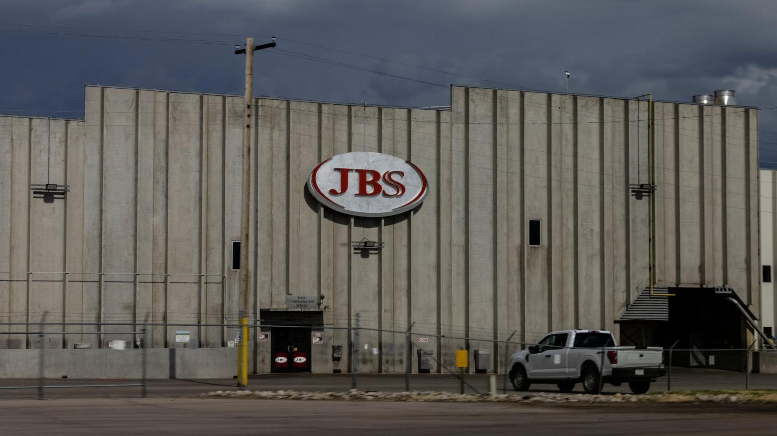 A JBS meat processing plant in Greeley, Colorado stands dormant after halting operations on June 1, 2021. (Photo: Chet Strange, Getty Images)