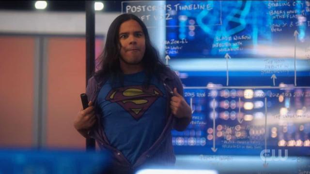 The Flash’s Carlos Valdes Is Leaving on His ‘Goofy, Low-Stakes’ Terms