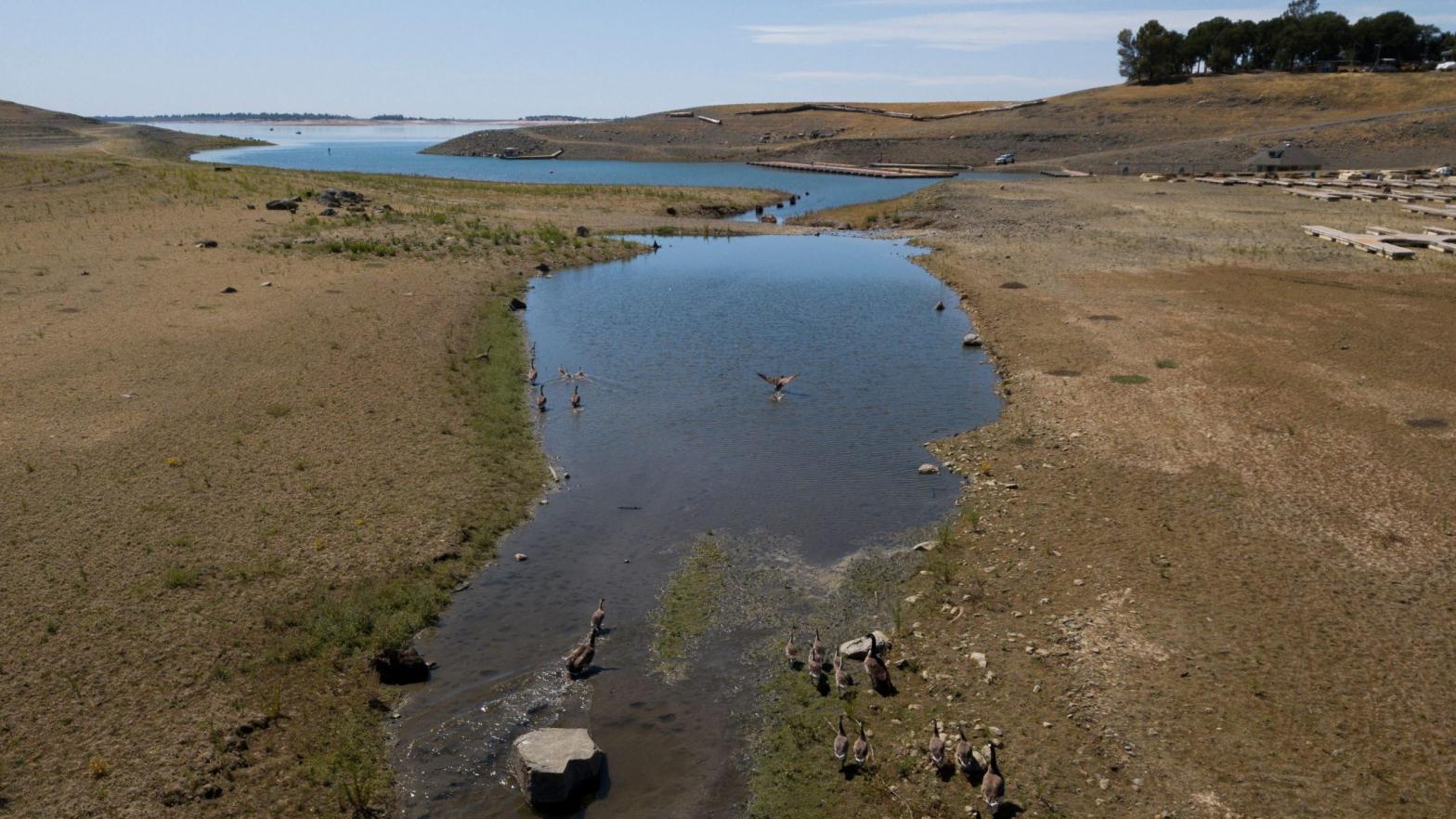 A dry lake bed at Folsom Lake Marina. Researchers have probed the increasingly shallow lake to find a plane that crashed decades ago. (Photo: Patrick T. Fallon, Getty Images)