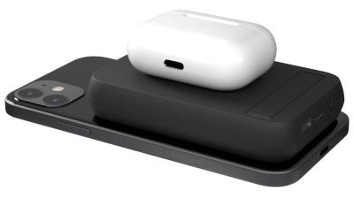 This Double-Sided Wireless Battery Can Charge Your iPhone and AirPods At the Same Time