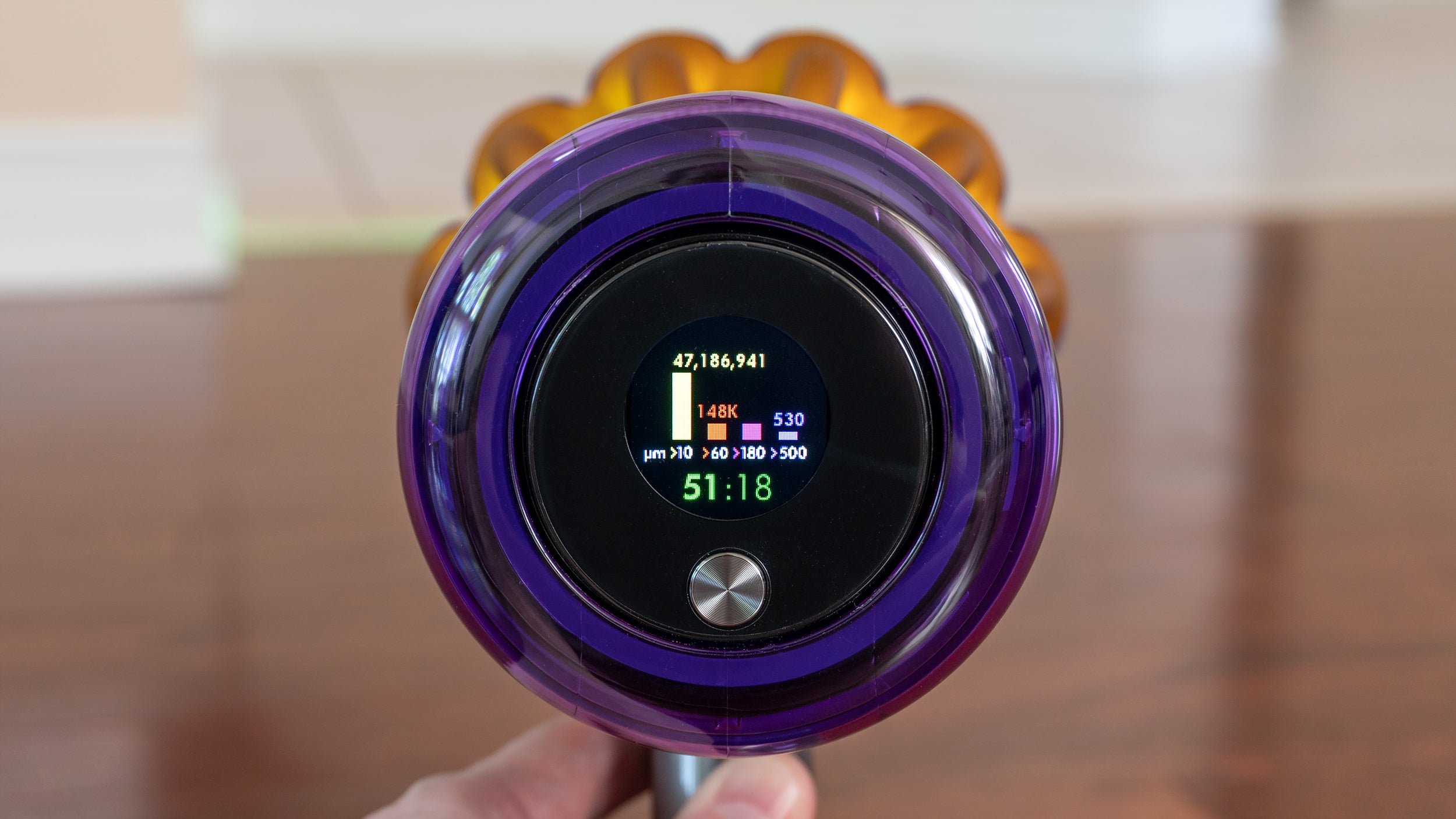 Using a newly added sensor, the V15 Detect can measure the size and number of particles being sucked up, allowing it to more intelligently adjust its suction power in Auto mode. (Photo: Andrew Liszewski/Gizmodo)