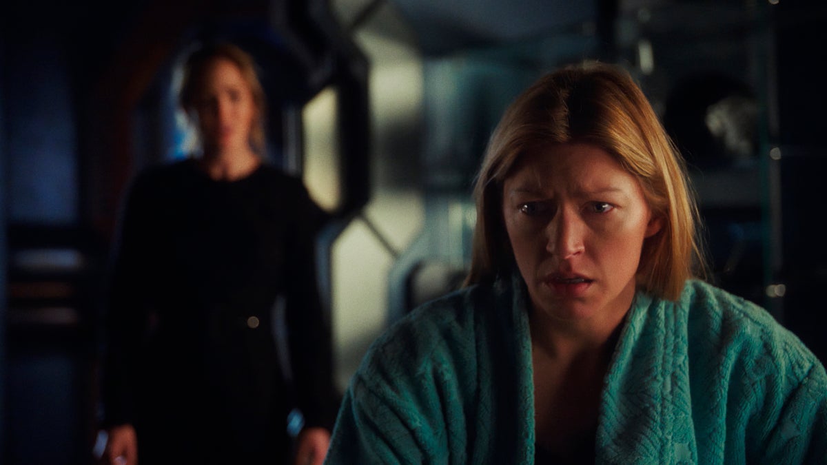 Ava Sharpe (Jes Macallan) fears if she turns around, Sara (Caity Lotz) will disappear. (Photo: The CW)