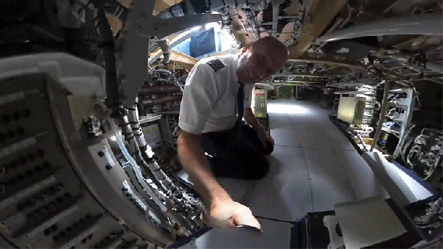 Pilot Reveals Walk-Through Server Room Underneath Airbus 350 Cockpit