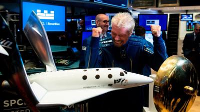 In Big Middle Finger to Bezos, Richard Branson Set to Become the First Billionaire in Space
