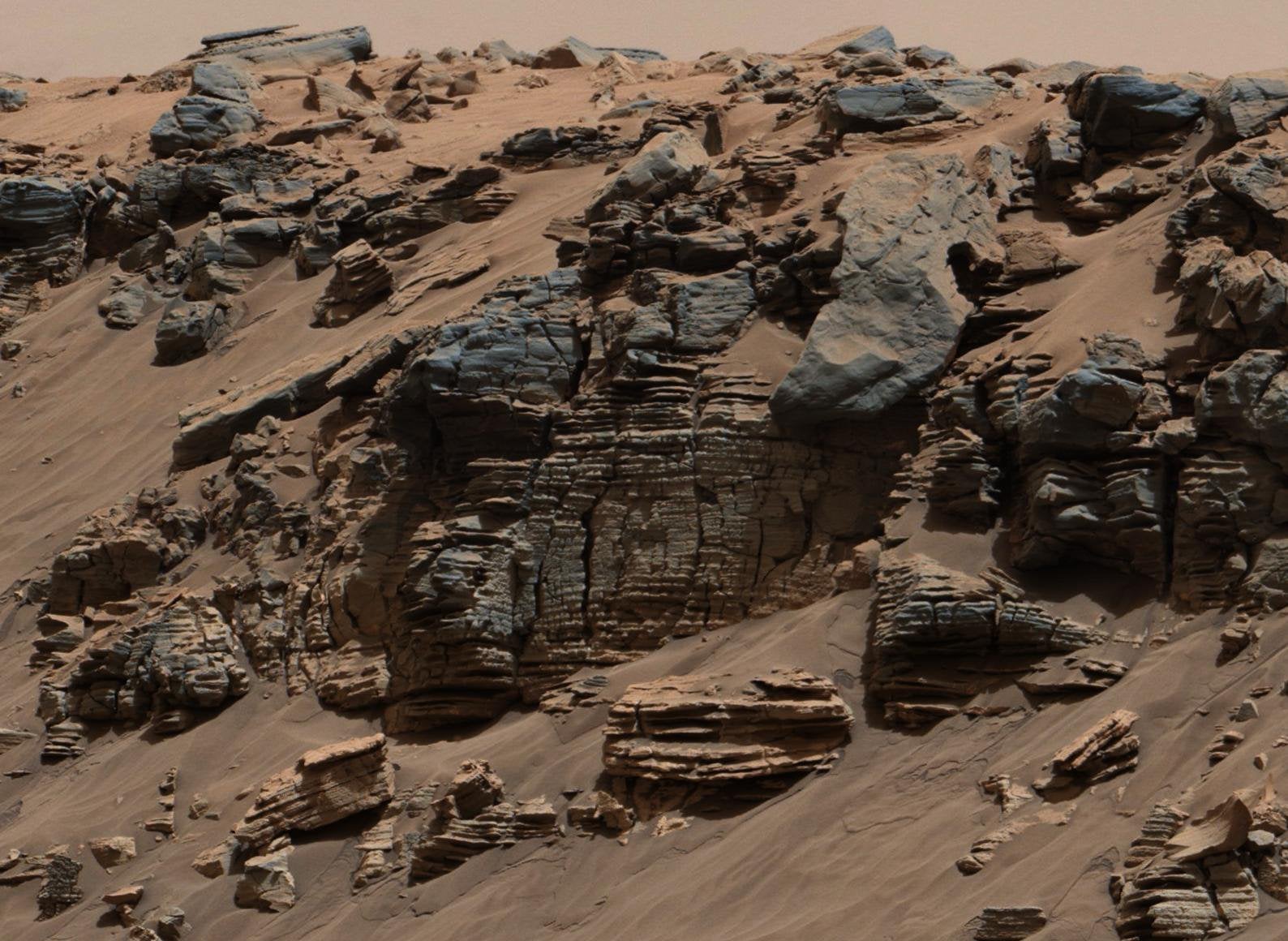 Sedimentary rock at the site of a former lake in Gale crater.  (Image: NASA/JPL-Caltech/MSSS)