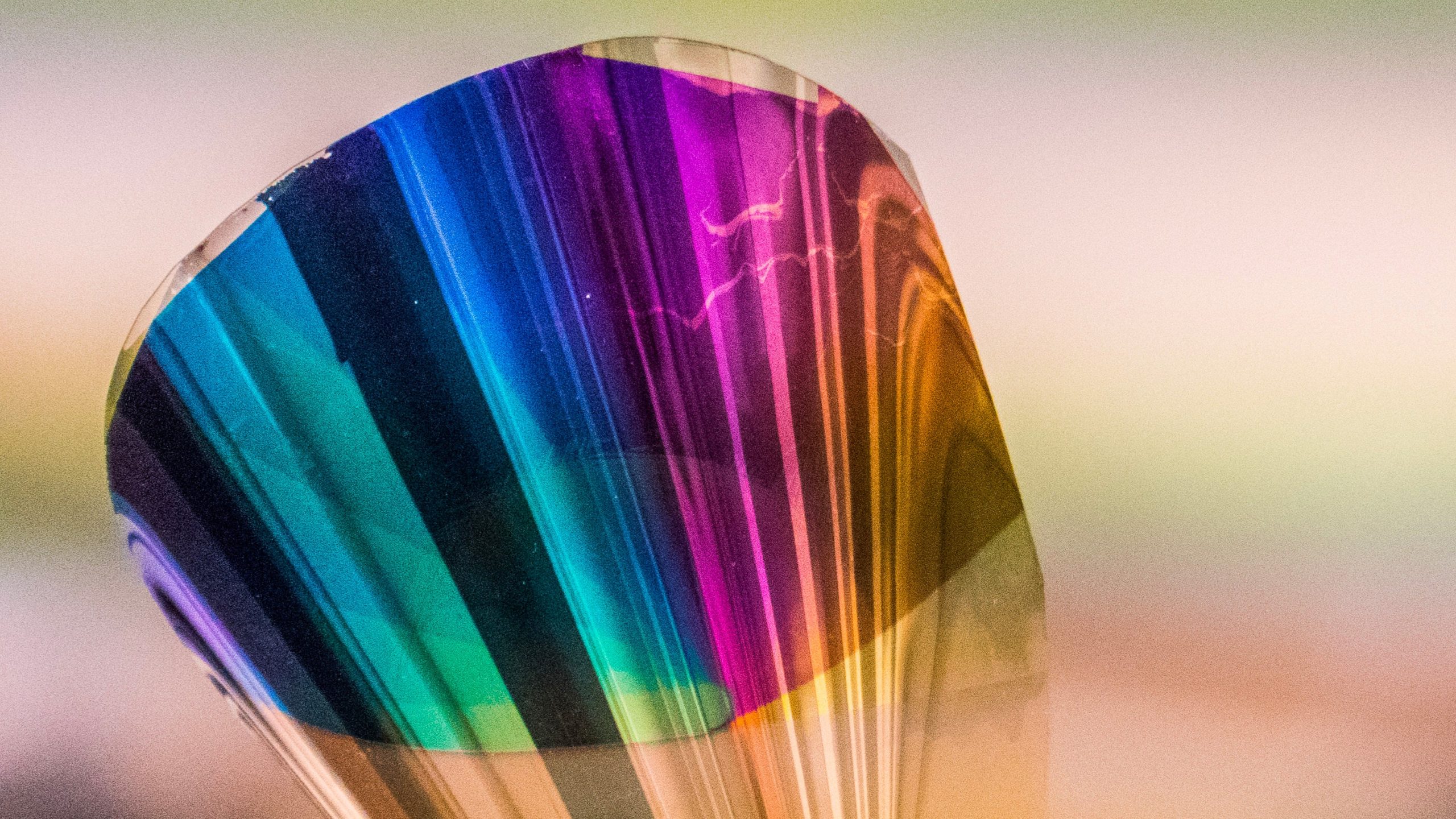 Chalmers' e-paper contains gold, silver and PET plastic. The layer that produces the colours is less than a micrometre thin. (Photo: Mats Tiborn - Chalmers University of Technology)