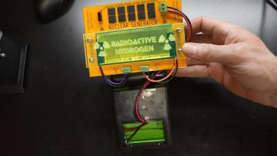 This Tetris-Playing Game Boy Knockoff Runs on a Tiny Nuclear Generator