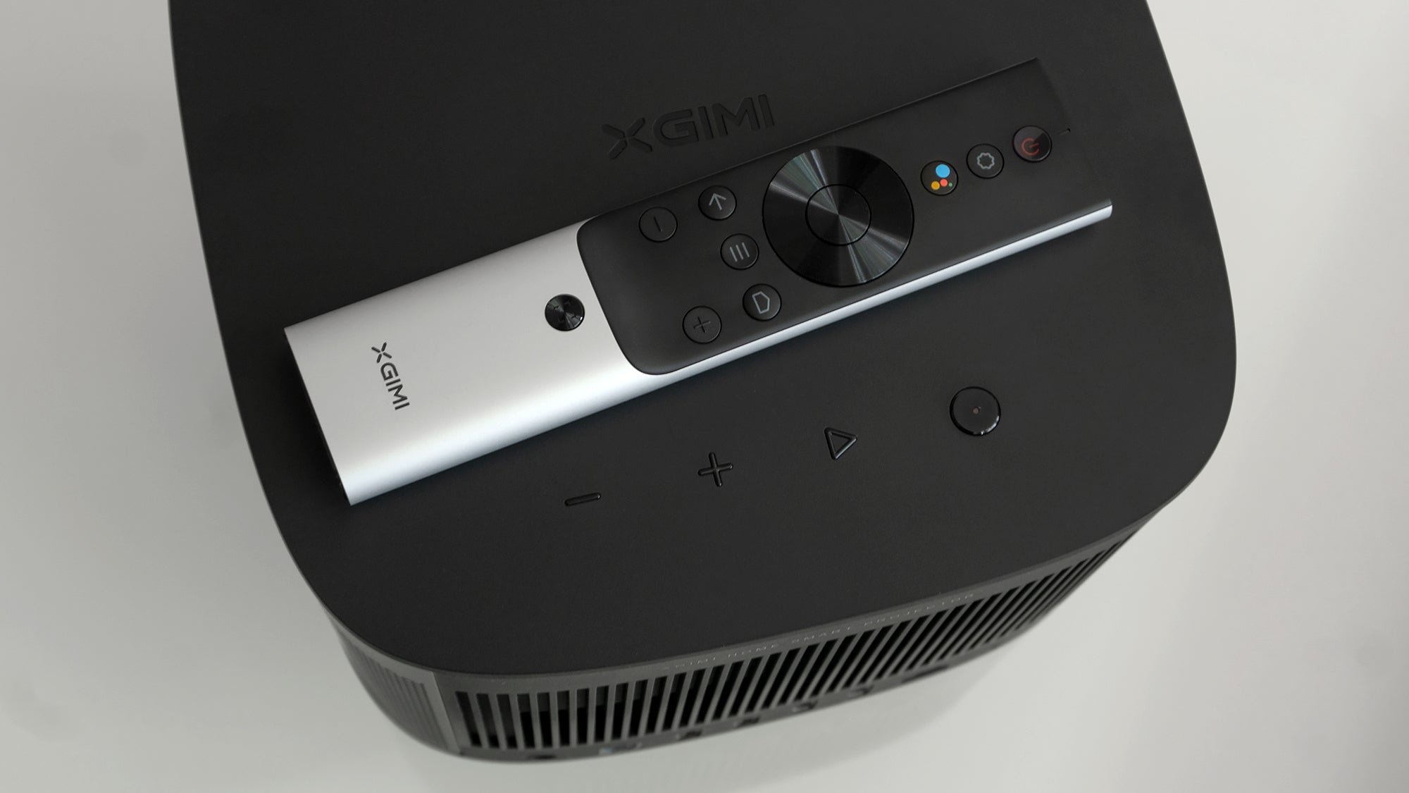 A limited set of redundant controls can be found atop the projector, but you won't want to lose that remote. (Photo: Andrew Liszewski/Gizmodo)
