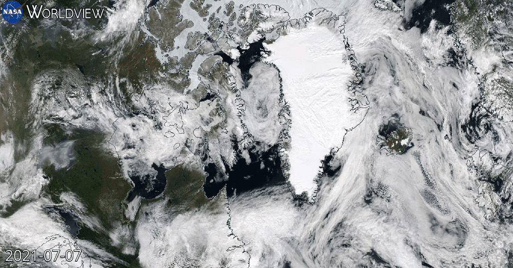 A satellite timelapse of smoke traversing from the western part of North America to Greenland. (Gif: NASA)