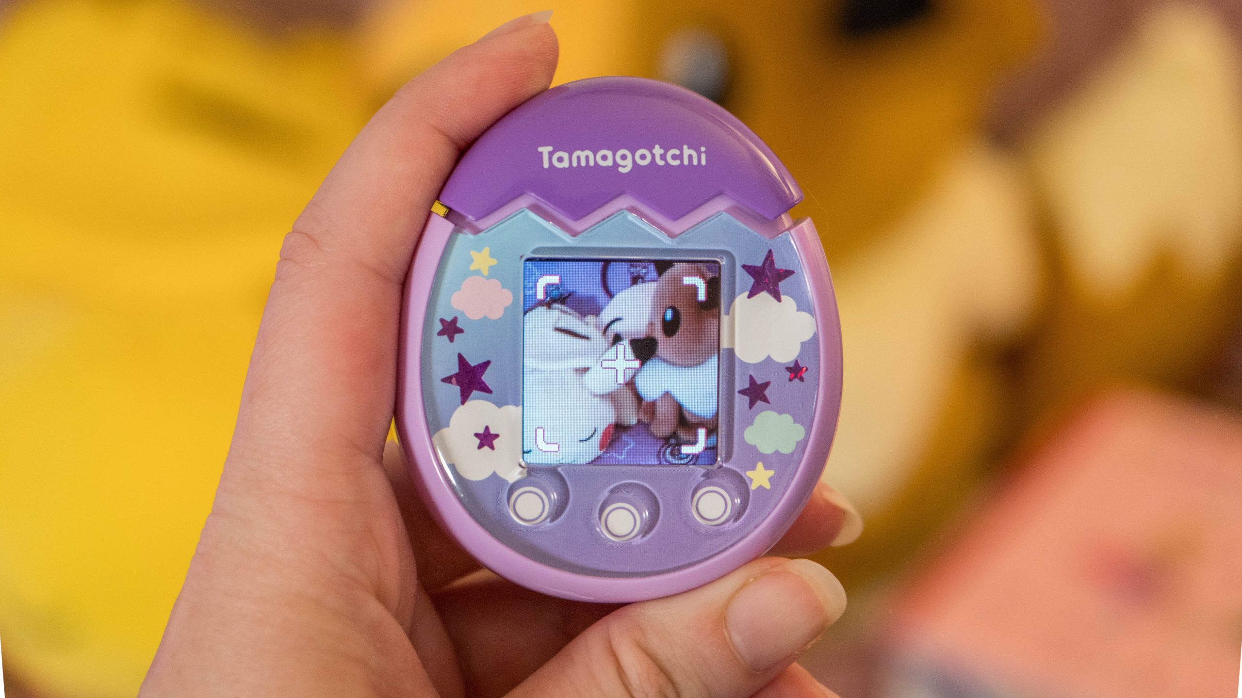 The novelty of taking a picture never wears off, especially if you're into posting on the Tamagotchi Pix's internal social network.  (Photo: Florence Ion / Gizmodo)