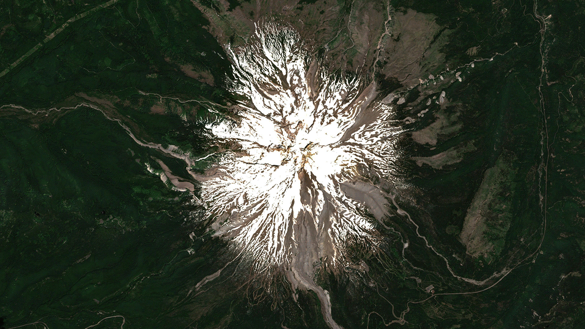 A satellite composite showing Mount Hood on June 26, 2021 and July 11, 2021.  (Gif: Brian Kahn/Sentinel Hub)