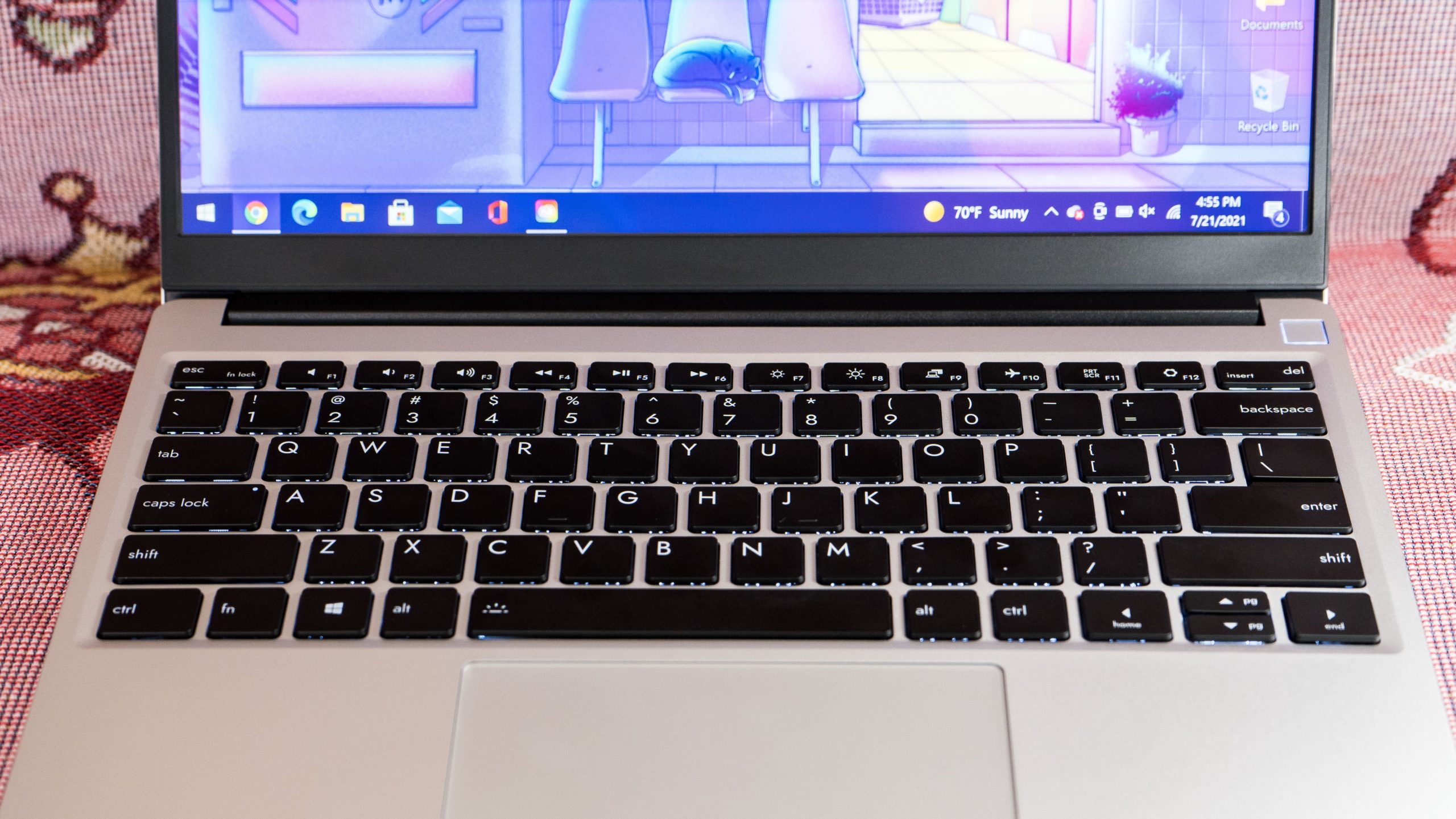 The Framework laptop is an OK performer with a very comfortable, swappable keyboard.  (Photo: Florence Ion / Gizmodo)