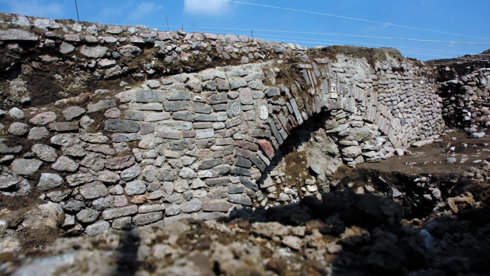 The large gate uncovered near Mexico City in 2019. (Photo: Edith Camacho / INAH)