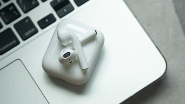 PSA to My Mum: This Is How You Connect AirPods to a MacBook