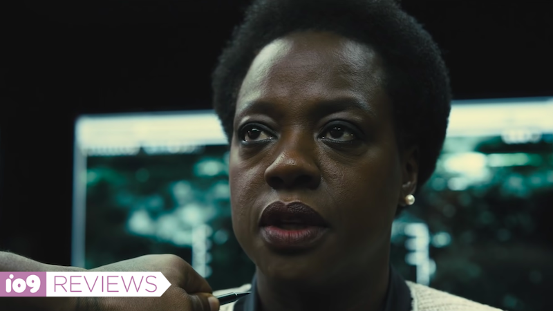 Amanda Waller (Viola Davis) stares at an out-of-frame Bloodsport (Idris Elba), who's threatening to kill her with a pen (Image: Warner Bros.)
