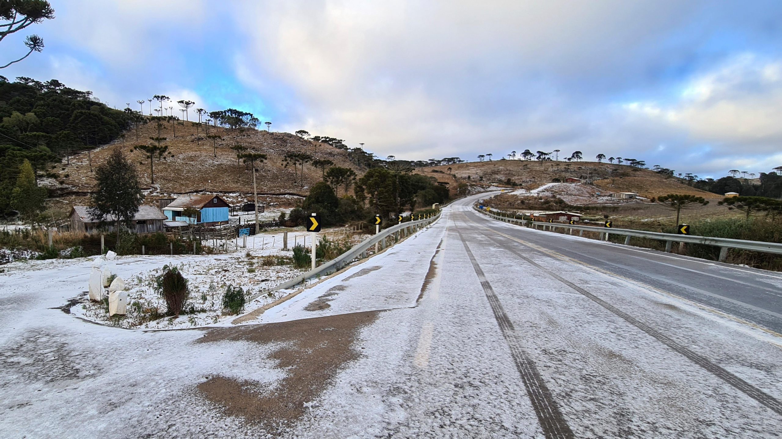 Snow covers a road in Sao Joaquim, Brazil, Thursday, July 29, 2021. (Photo: Mycchel Legnaghi, AP)