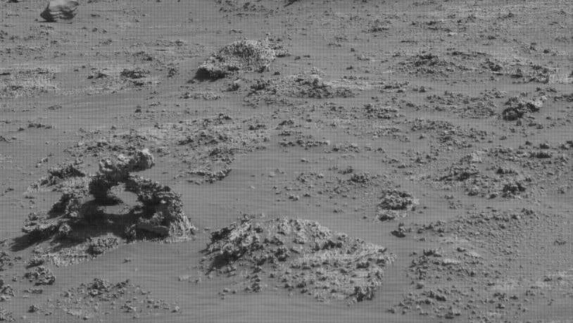 Curiosity Rover Sees a Weird Martian Rock Formation