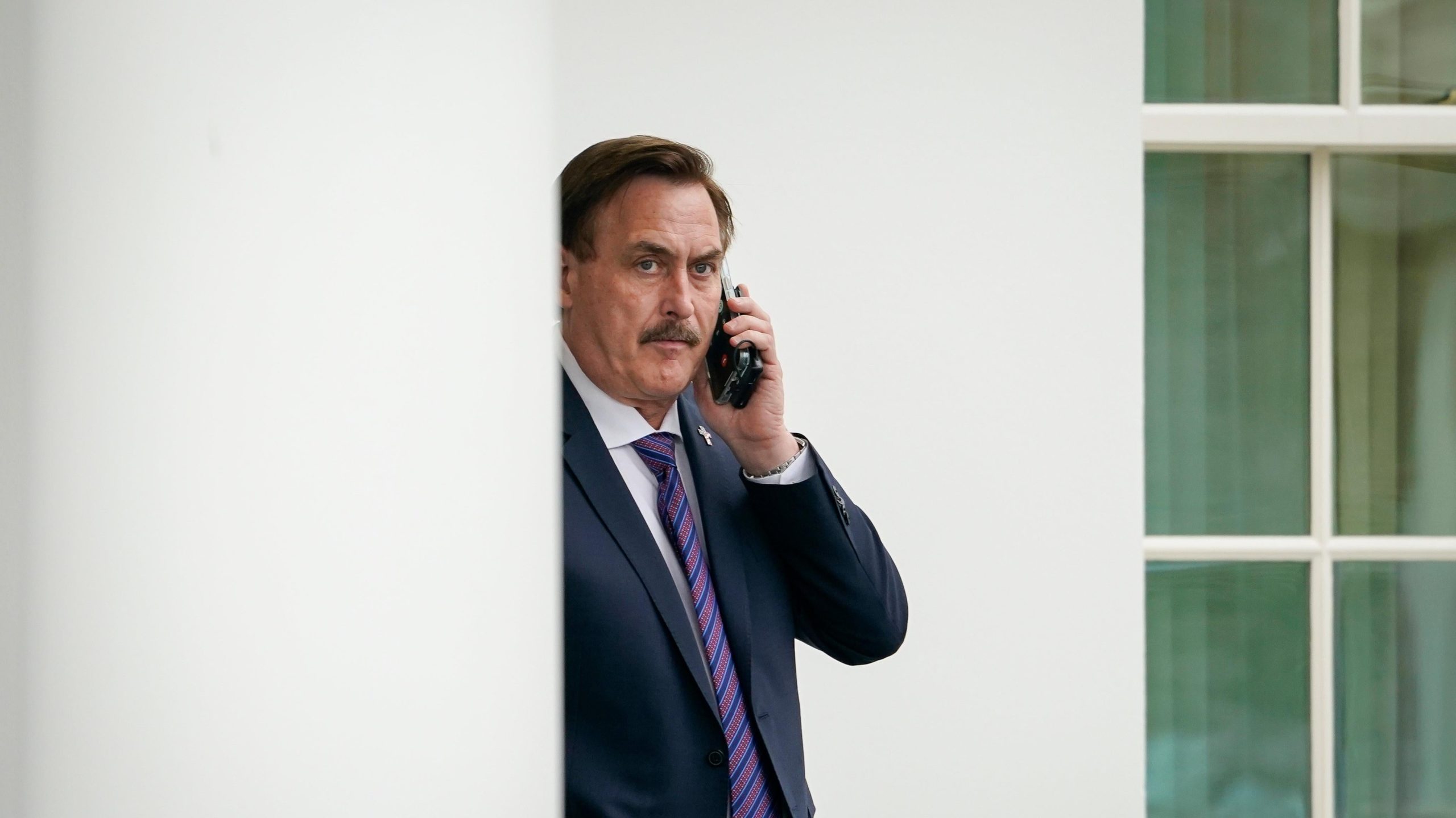 MyPillow gremlin Mike Lindell outside the White House on Jan. 15, 2021. (Photo: Drew Angerer, Getty Images)