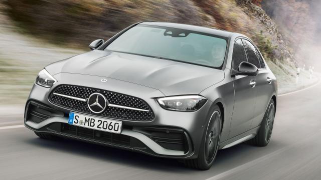 Mercedes-Benz Cars Will Warn Each Other About Potholes, Shun Lesser Vehicles