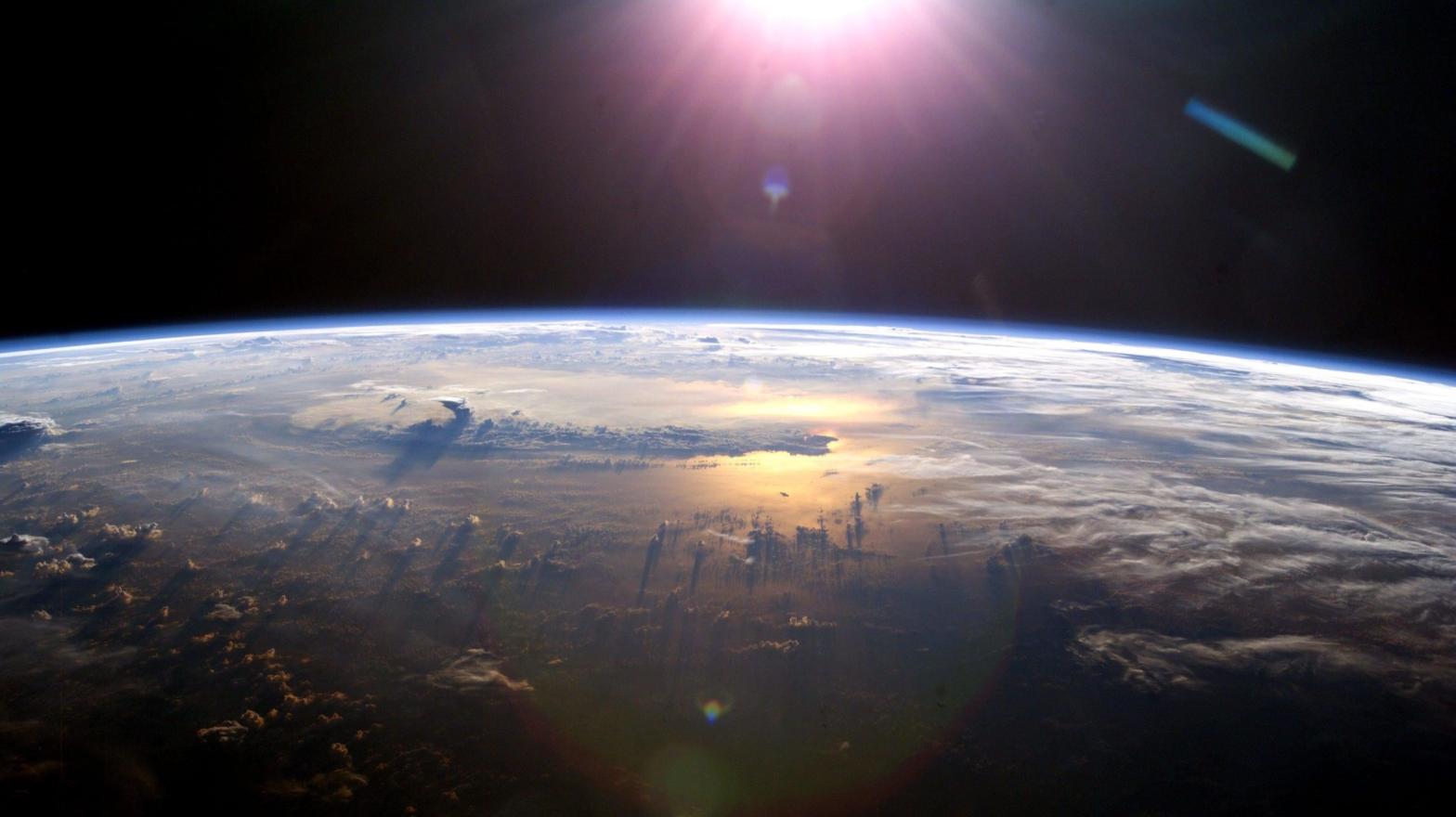 A spectacular view of Earth from low Earth orbit.  (Image: NASA)