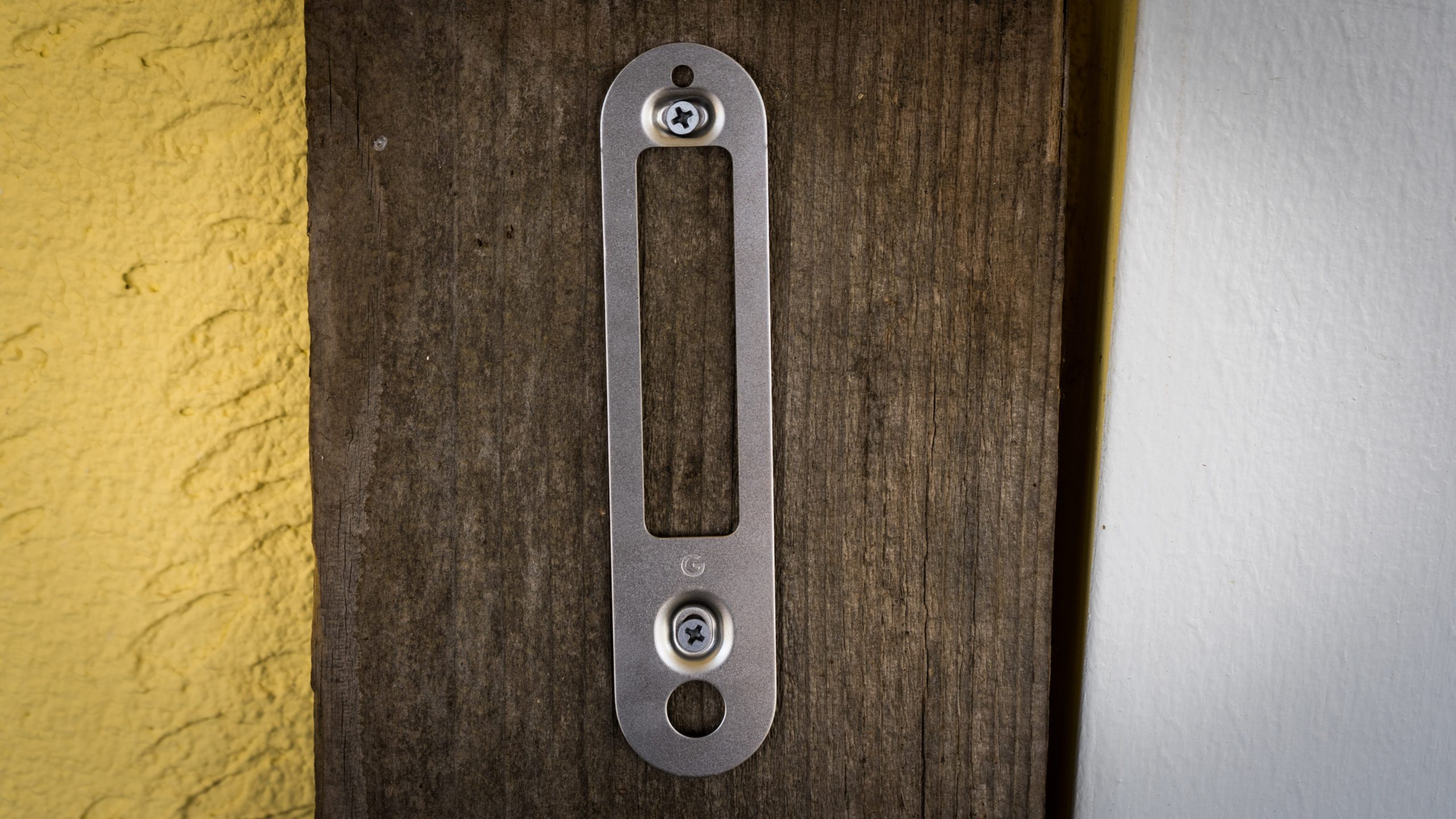Renters, beware: If your place doesn't allow you to put holes in the exterior, you might have a hard time placing this doorbell camera. (Photo: Florence Ion / Gizmodo)