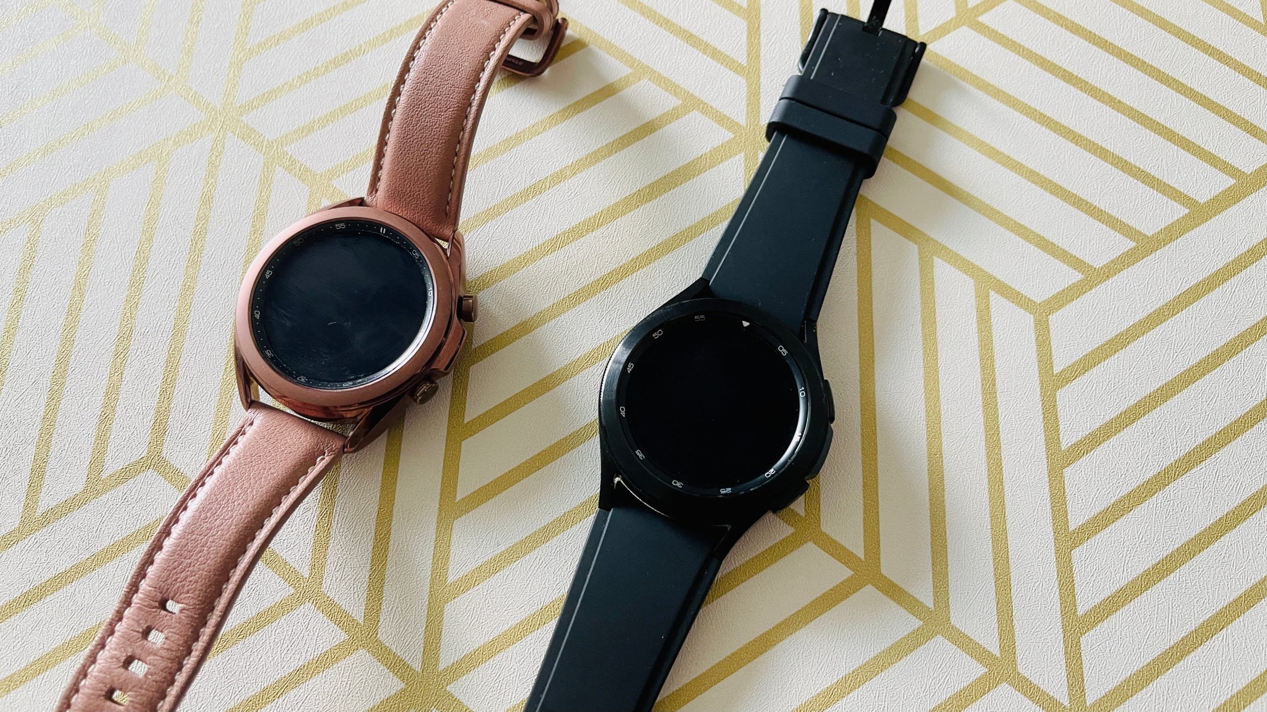 Samsung Galaxy Watch 3 vs Samsung Galaxy Watch 4 Classic. Not much of a difference really. (Photo: Victoria Song/Gizmodo)