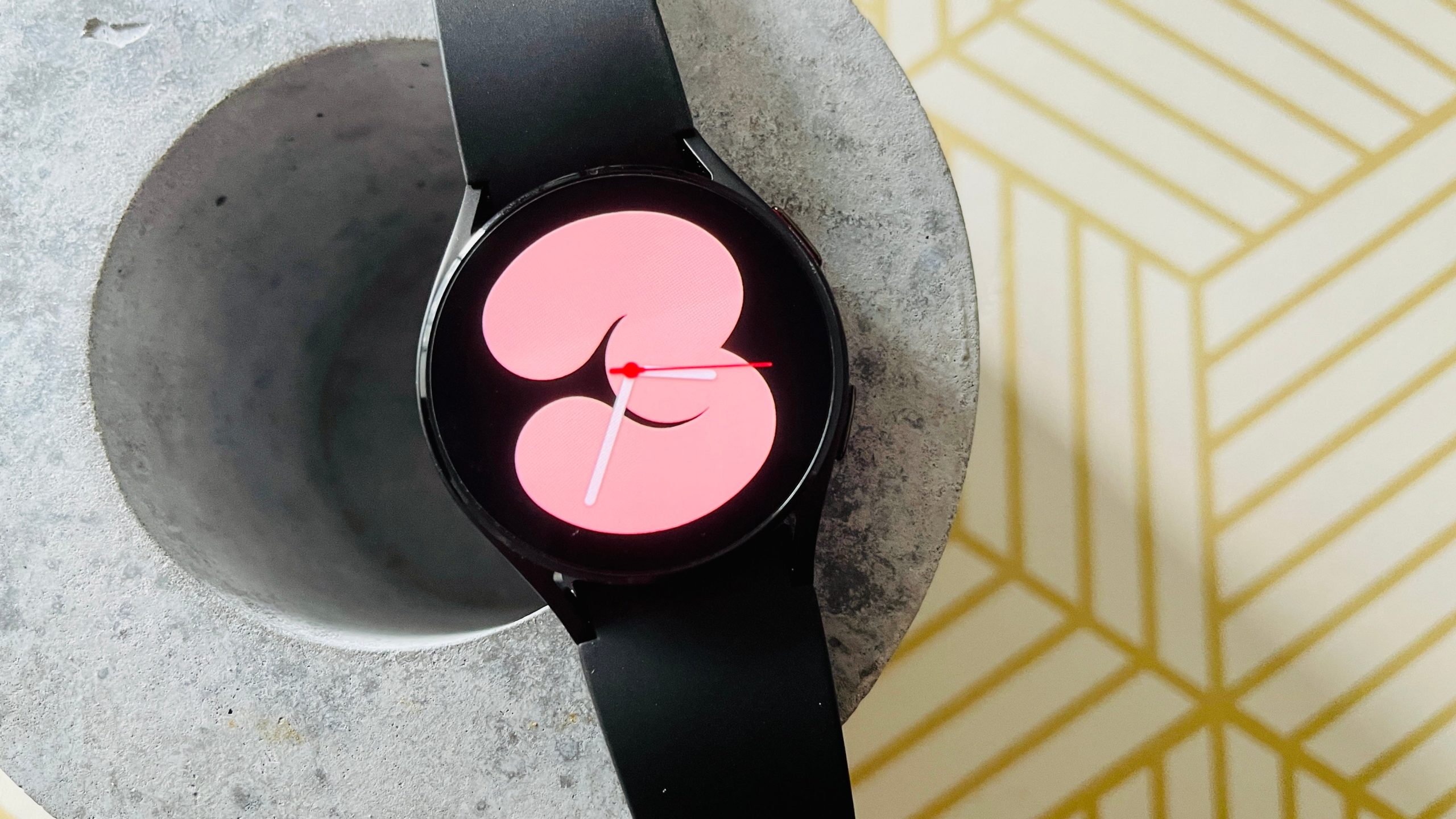 Of the two, I'd pick the Galaxy Watch 4 for most people. (Photo: Victoria Song/Gizmodo)