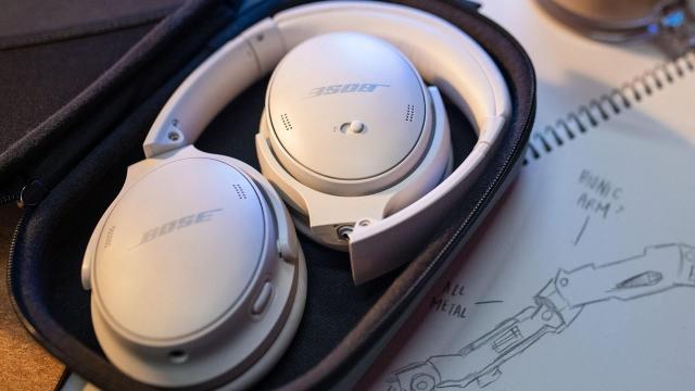 Bose Is Refreshing Its Iconic Noise-Cancelling Headphones