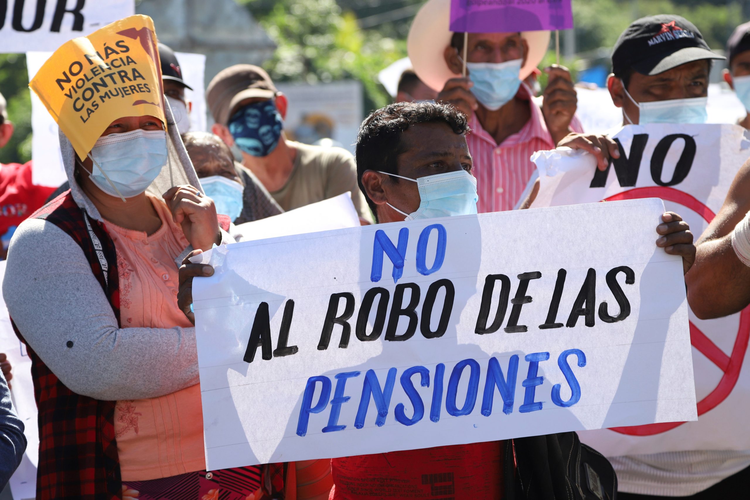 Salvadorans Protest Against Government’s Bitcoin Gamble as Official Wallet Suffers Glitches