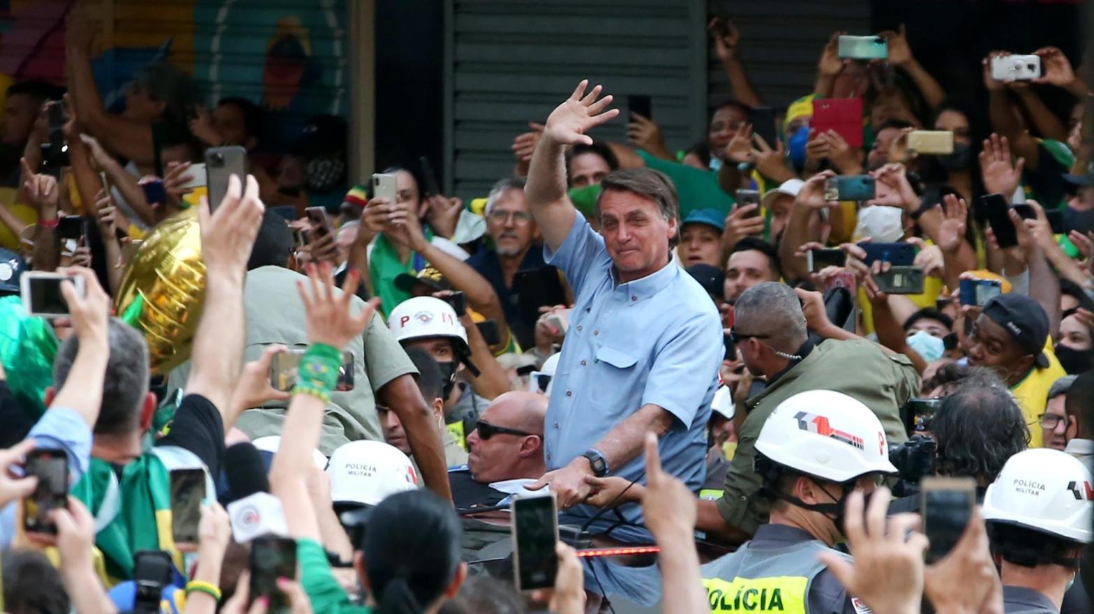 Jair Bolsonaro waves to his awful supporters at an Independence Day celebration on Paulista Avenue in Sao Paulo, Brazil, on Sept. 7, 2021. (Photo: Alexandre Schneider, Getty Images)