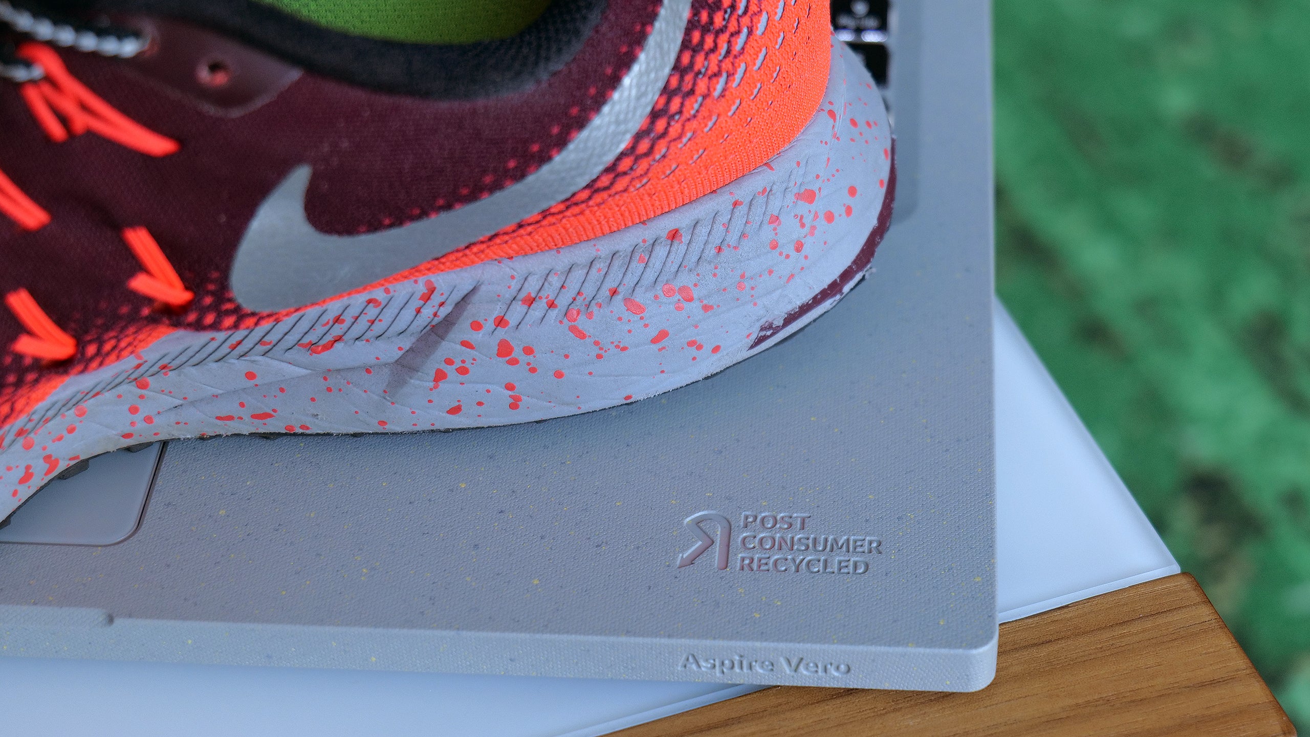 Maybe it's just me, but the raw speckled finish on the Vero reminds me of some running shoes.  (Photo: Sam Rutherford)