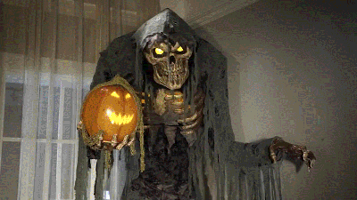 15 Halloween Animatronics That Will Terrify Everyone on Your Block