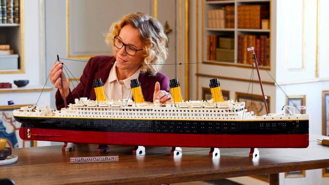 The 9,090-Piece Titanic Is Now the Largest Lego Model Ever Released