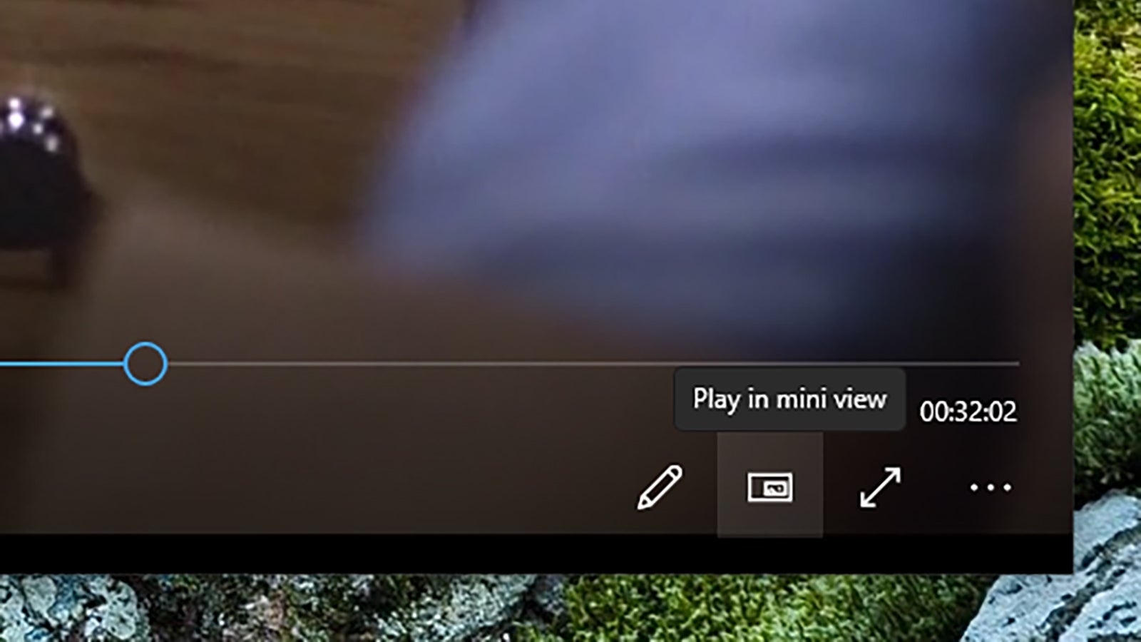 The mini view button in the Windows Movie & TV app. (Screenshot: Windows)