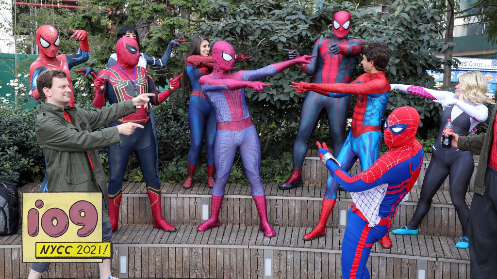 NEW YORK, NEW YORK - OCTOBER 08: Cosplayers dressed as different versions of Spider-Man during Day 2 of New York Comic Con 2021 at Jacob Javits Centre on October 08, 2021 in New York City.  (Photo: Bennett Raglin for ReedPop, Getty Images)