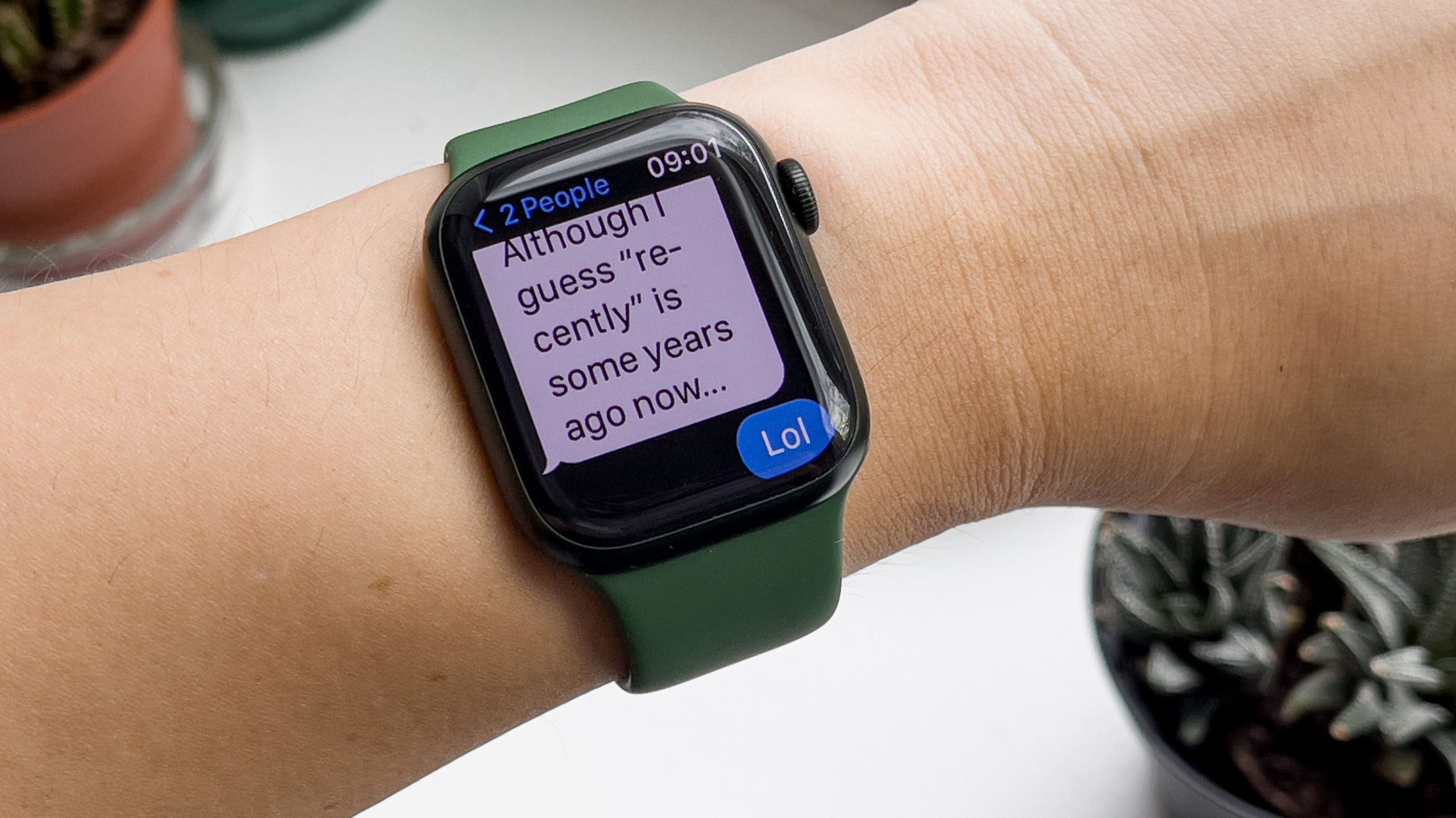 I like big text and I cannot lie.  (Photo: Victoria Song/Gizmodo)