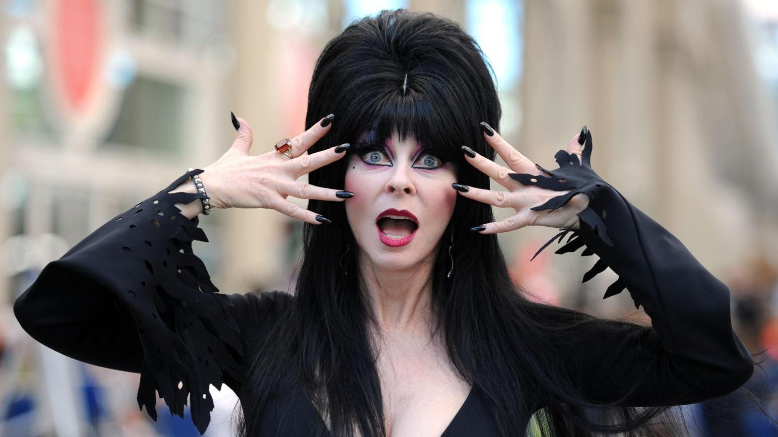 Elvira, Mistress of the Dark poses at the 2011 San Diego Comic-Con. (Photo: Frazer Harrison, Getty Images)