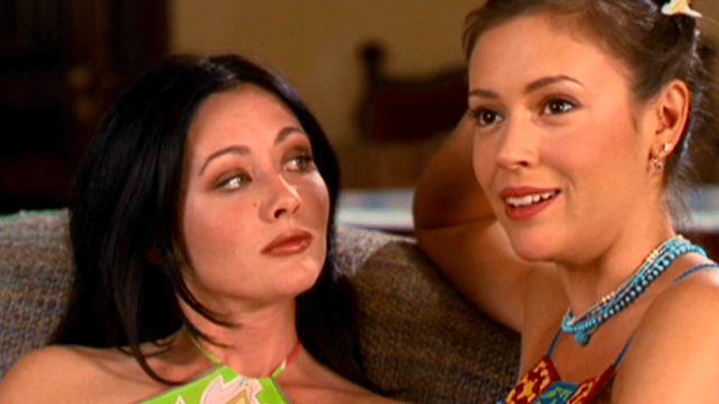 Prue Halliwell letting Phoebe say whatever it is that she felt the need to share. (Screenshot: CBS Studios)