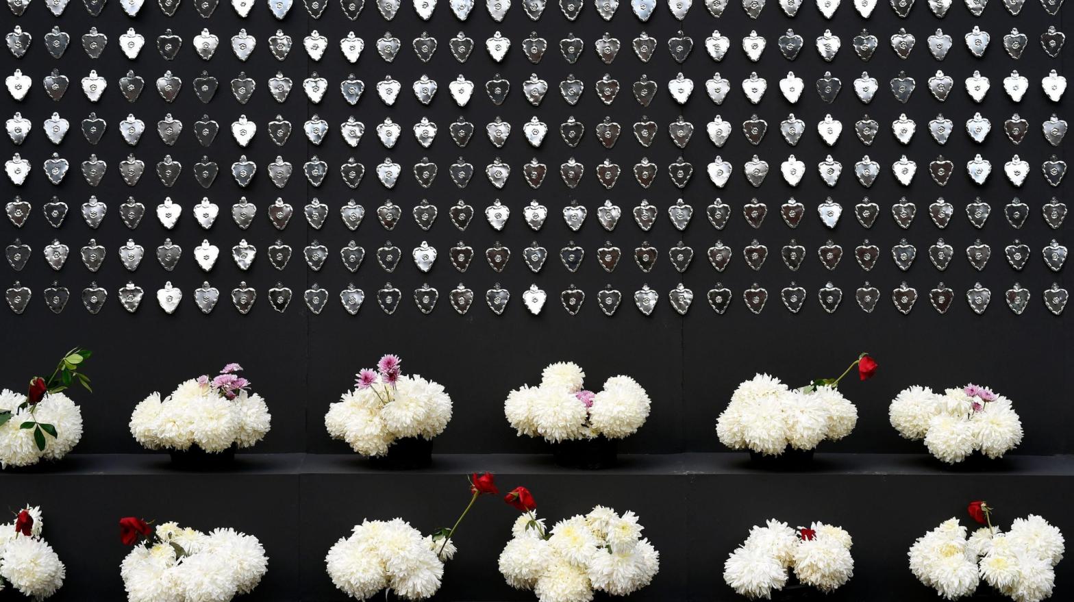 A tribute to the almost 300,000 people who died in Mexico from covid-19, ahead of the Day of the Dead, in Mexico City, on October 29, 2021. (Photo: Alfredo Estrella/AFP, Getty Images)