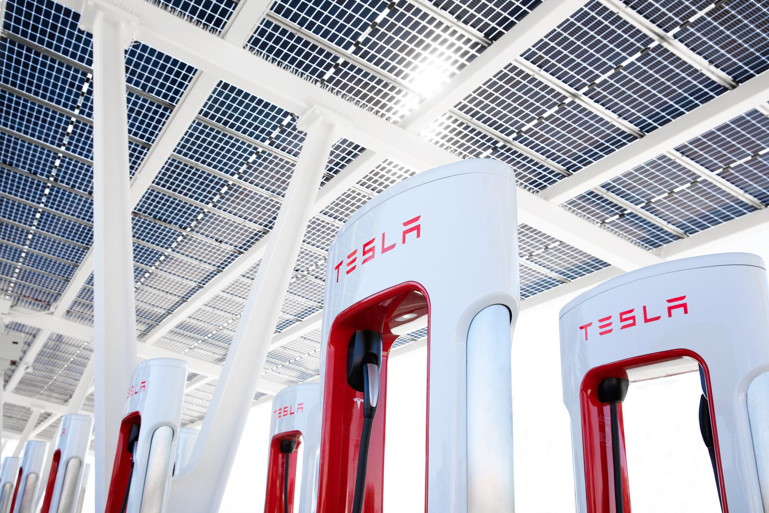 Tesla Experiments With Opening Superchargers To Other EVs
